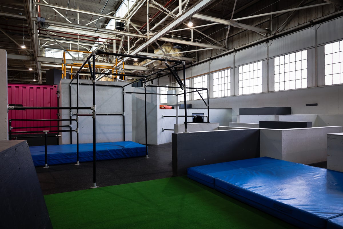 Rails and padded landing area